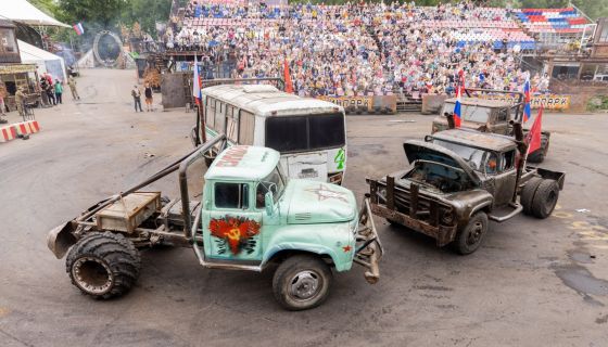 Шоу каскадёров «Гонки на выживание»