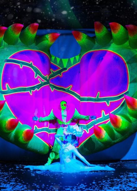 Шоу «Новый год. Юрский период»