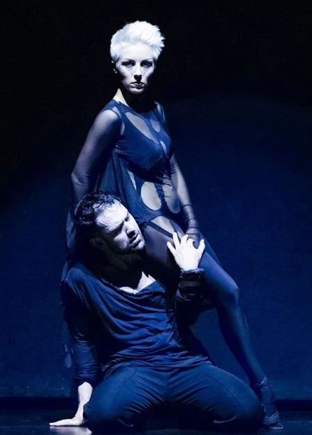 Пластический спектакль «Адам и Ева — жизнь после рая»