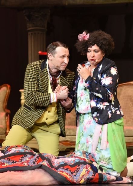 Спектакль «За двумя зайцами»