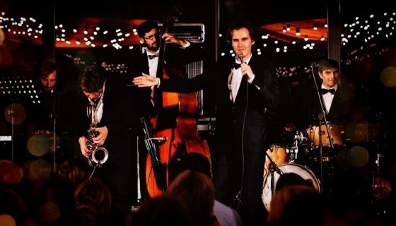 Alex Abra. Let It Snow