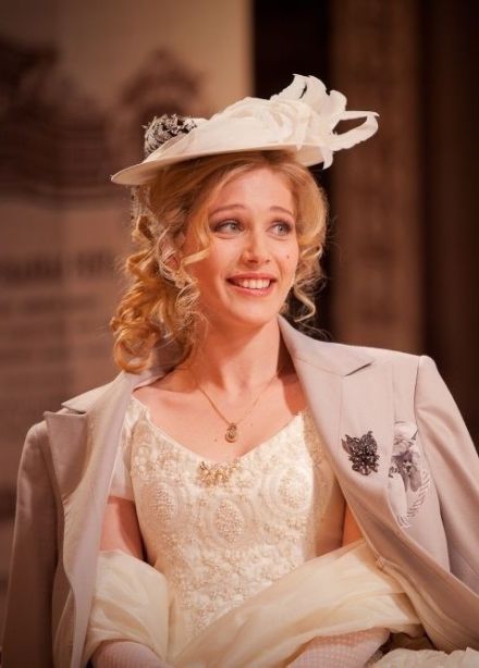 Спектакль «Нашла коса на камень»