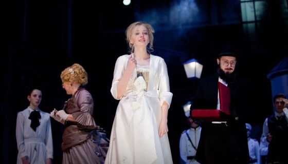 Спектакль «Нашла коса на камень»