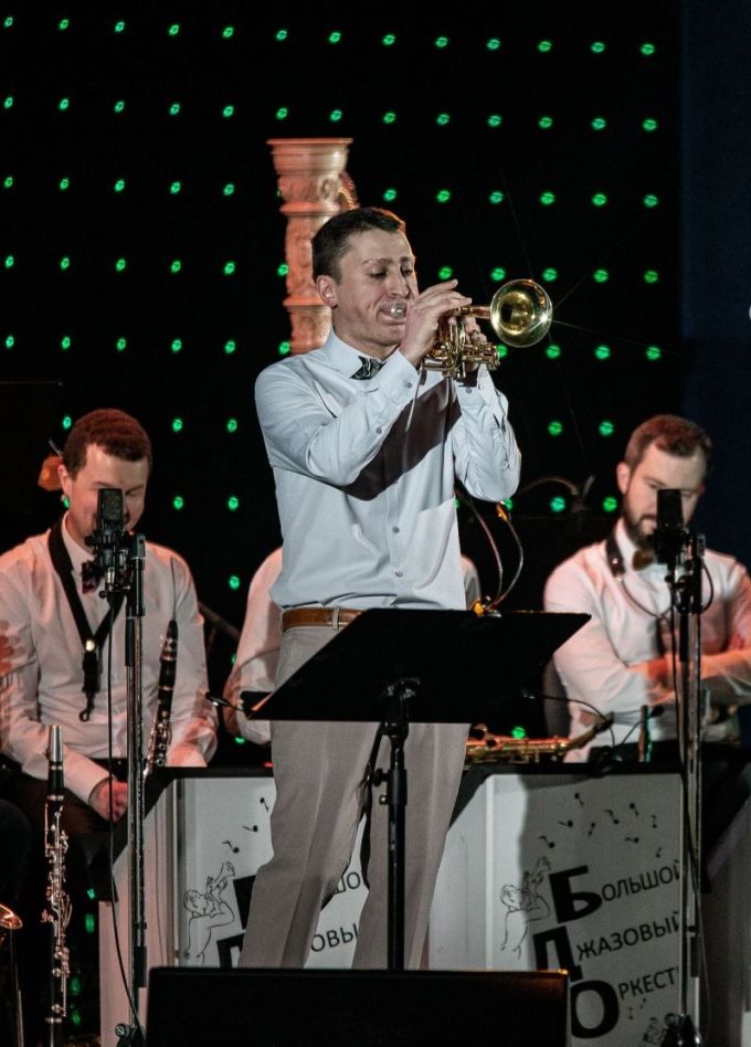 Новый год с оркестром Петра Востокова!