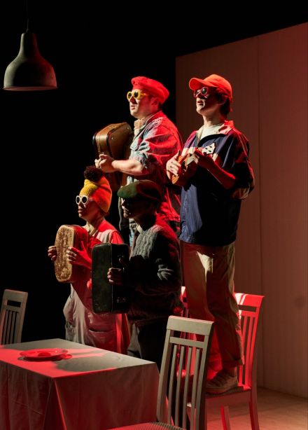 Спектакль «Тараканы»