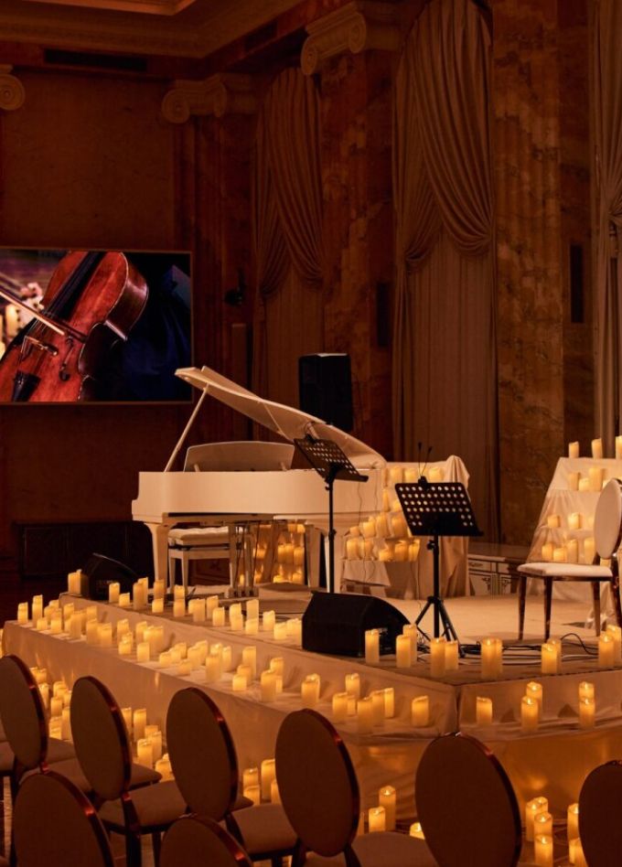 Рождество во дворце: шедевры классики в сиянии тысячи свечей