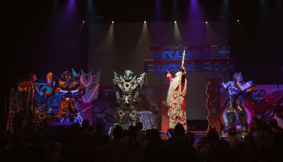 Шоу «КиберРобоЁлка»