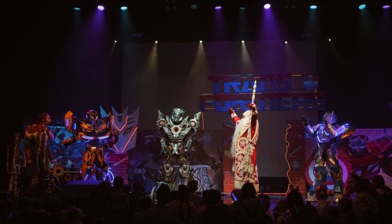 Шоу «КиберРобоЁлка»