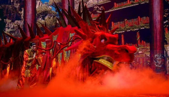 Шоу «Бабкины сказки. Как Дед Мороз и Водяной Новый год встречали»