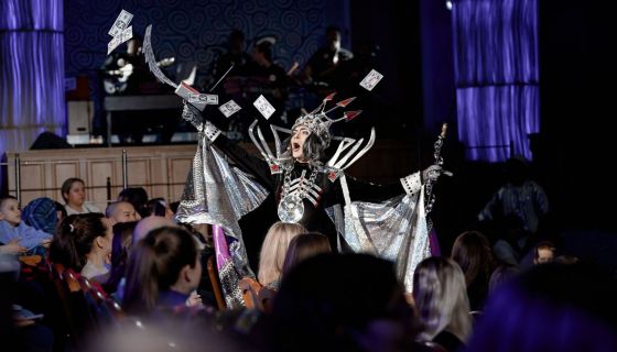 Шоу «Бабкины сказки. Как Дед Мороз и Водяной Новый год встречали»