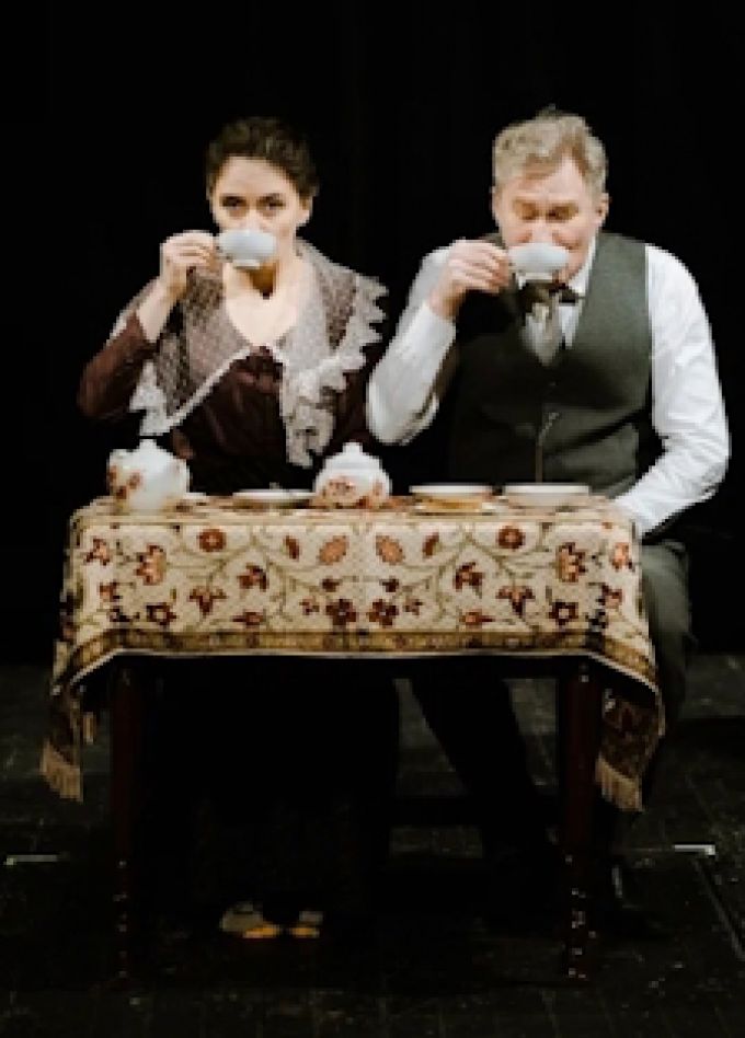 Крутится, вертится, шар