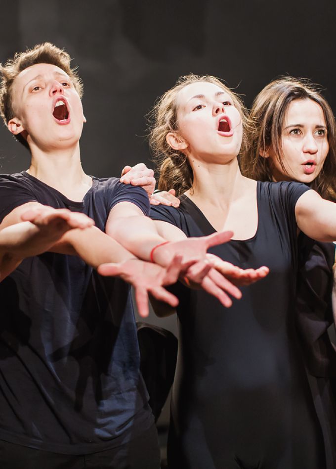 Перформанс театра Playback01