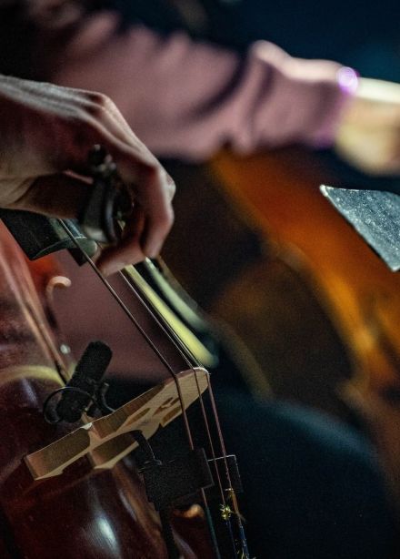 Atomic Cellos: Русский рок на виолончелях