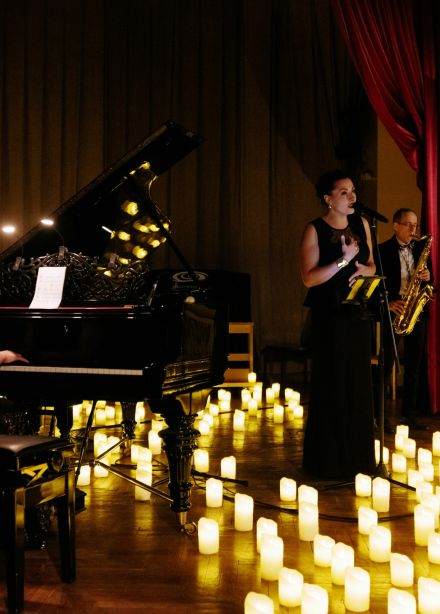 Джаз в свете свечей