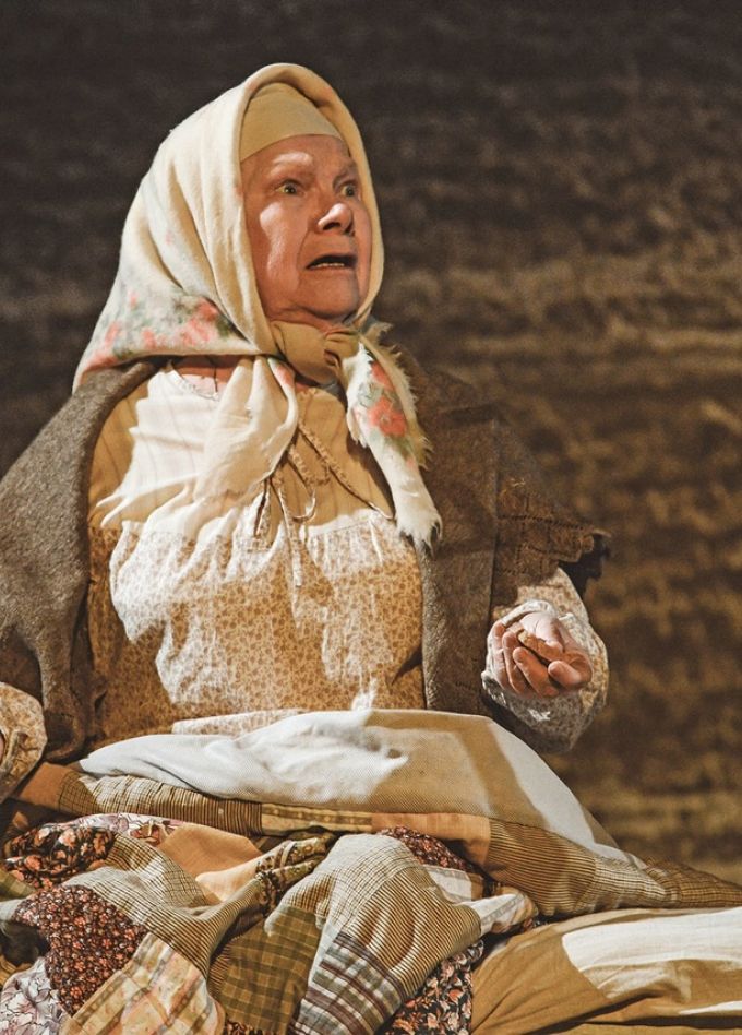 Три мешка сорной пшеницы