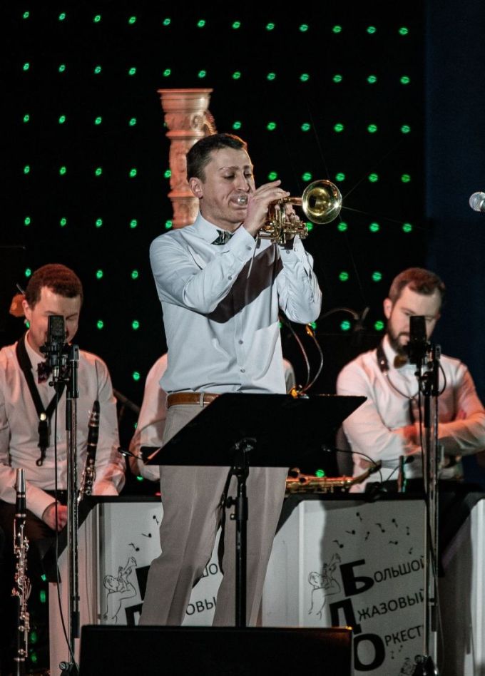 Новый год с оркестром Петра Востокова!