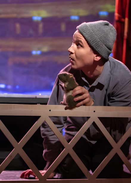 Тео — театральный капитан