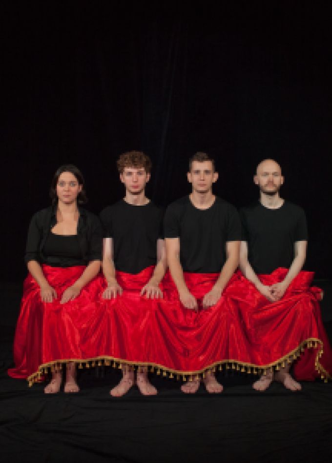 Моня Цацкес - знаменосец