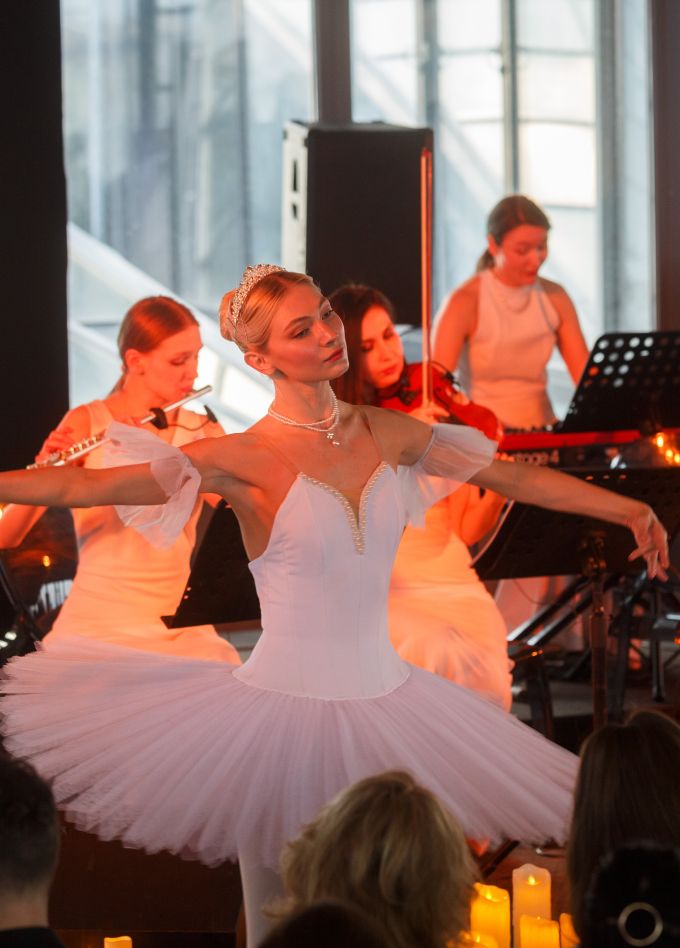 Christmas Classics: Рождественская музыка и балет при свечах