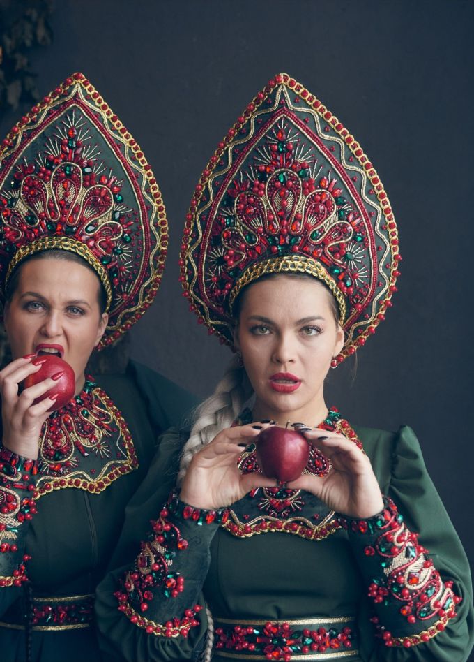 Версия народная