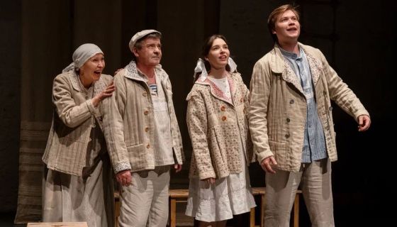 Спектакль «Любовь и голуби»