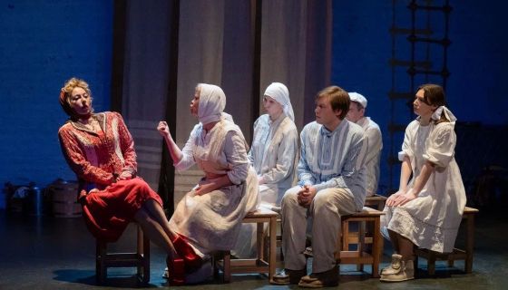 Спектакль «Любовь и голуби»