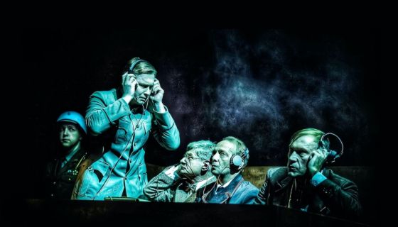 Спектакль «Цветы нам не нужны»