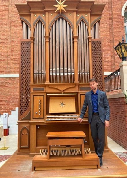 Старинный орган в англиканском соборе. Вселенная Моцарта