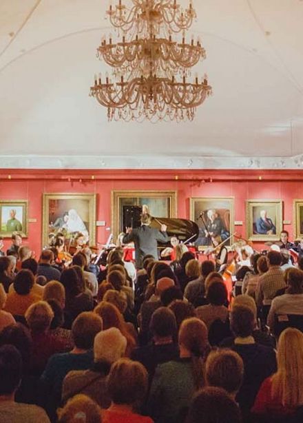 Рождественский концерт в Галерее. Симфонические хиты при свечах