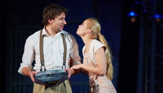 Спектакль «Двое на качелях»