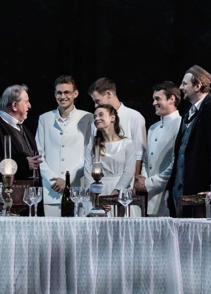 Спектакль «Усадьба Ланиных»