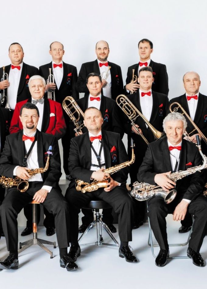 Оркестр им. Олега Лундстрема