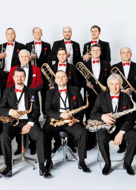 Оркестр им. Олега Лундстрема