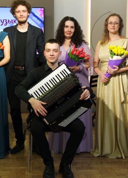 У ёлки — все волшебники!