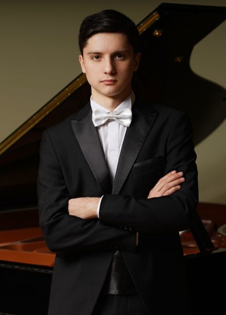 Николай Кузнецов