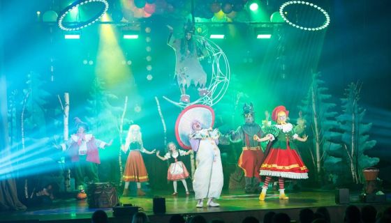 Цирковое шоу «Красная шапочка», Речной