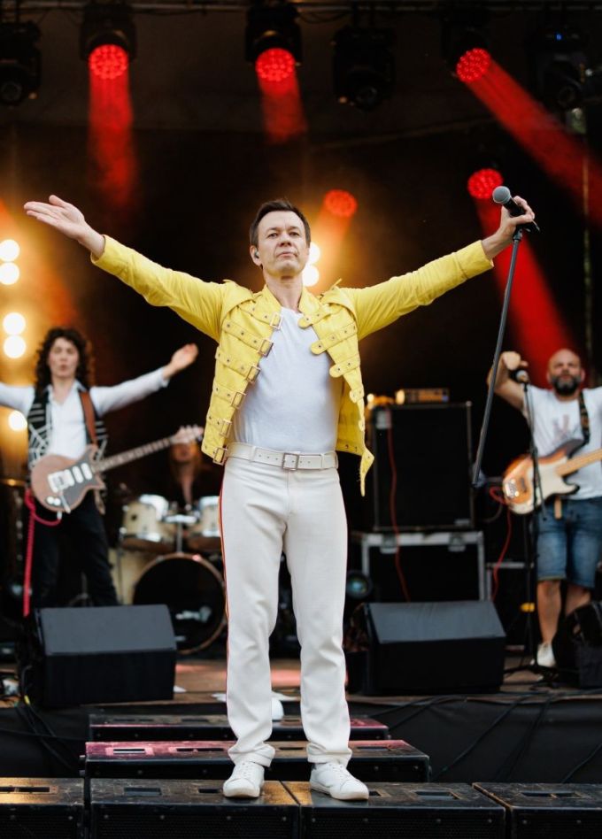 Classic Rock Legends Show. Queen Tribute Night