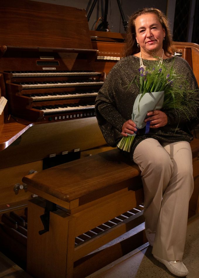 Контратенор, сопрано, орган