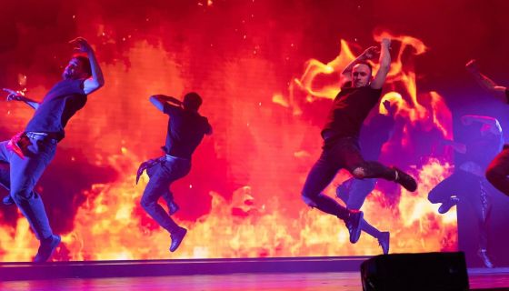 Шоу «Повелители дождя»