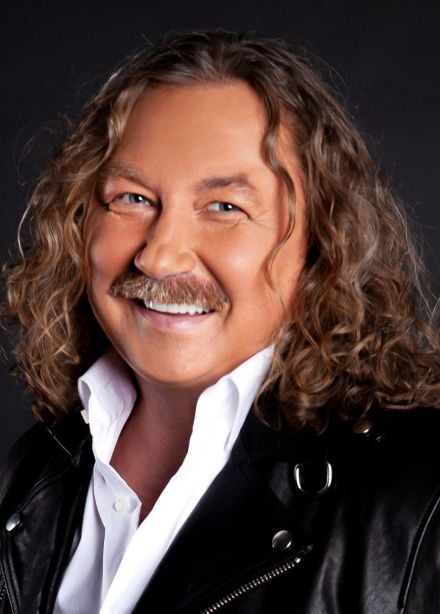 Игорь Николаев