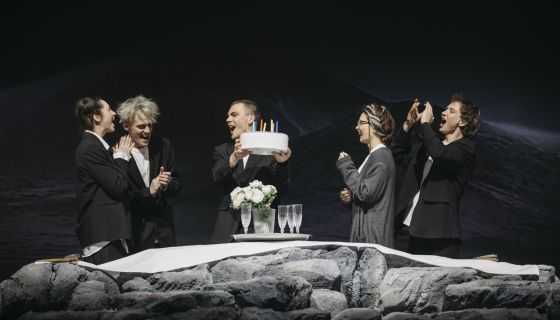 Спектакль «Дорогая Елена Сергеевна»