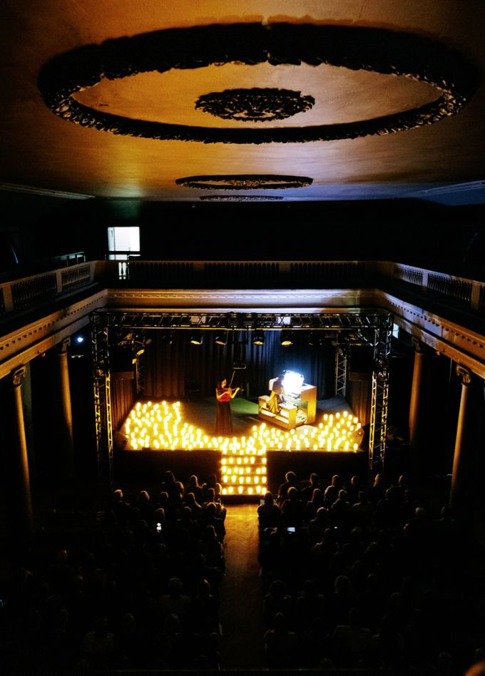 Орган при свечах