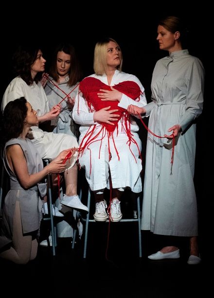 Она — это мы