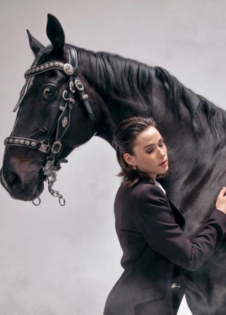 Россия златогривая