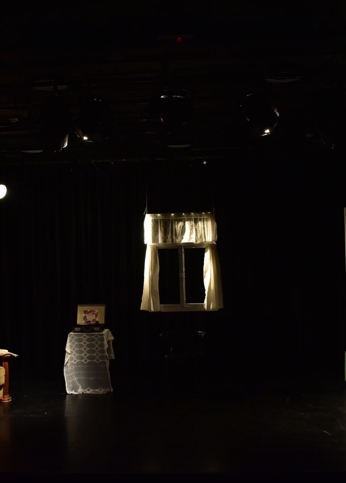 Дом окнами в поле