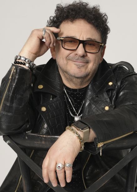 Игорь Саруханов