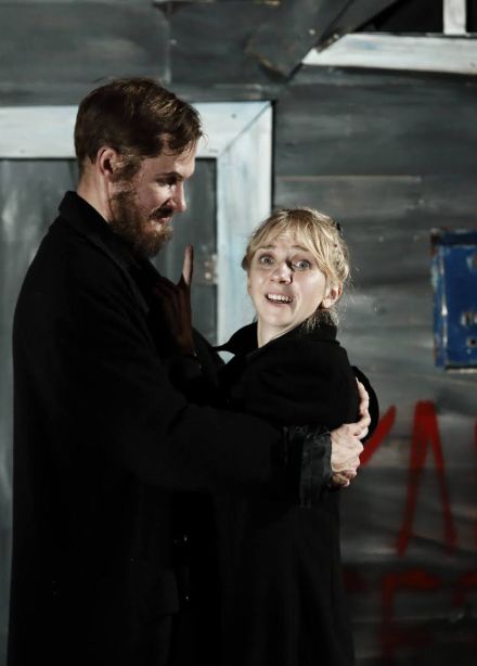 Собака с дамочкой