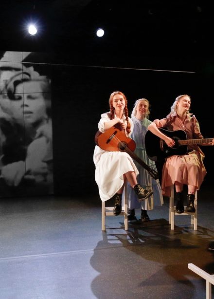 Они всё-таки были девчонками