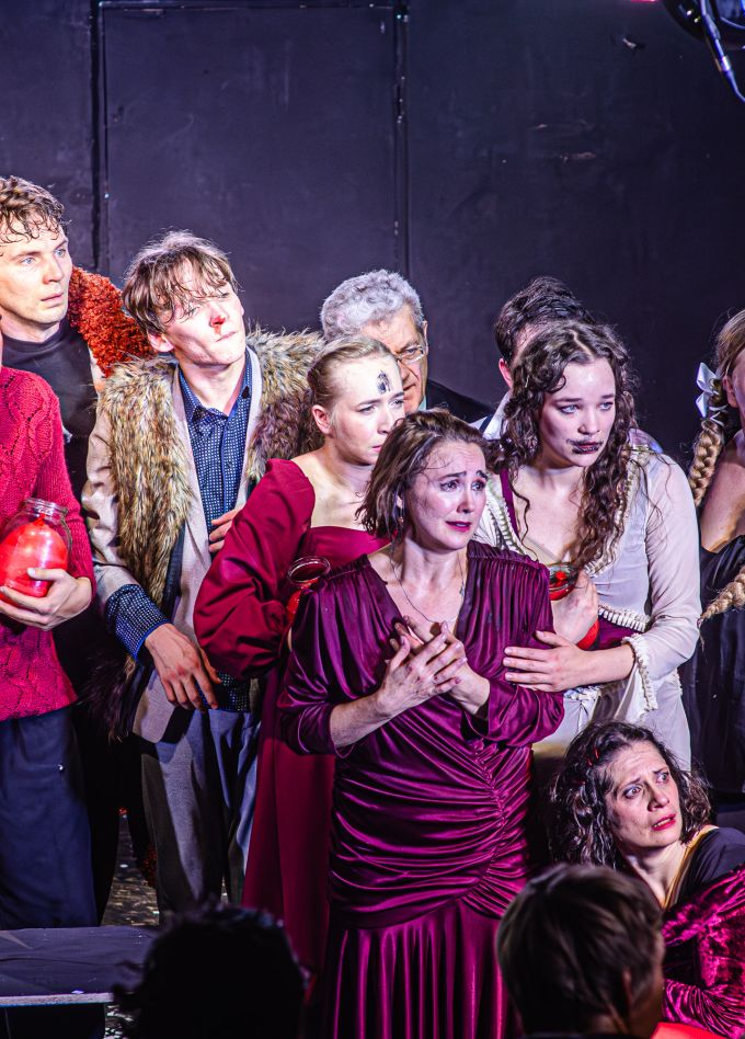 Вишнёый сад. Любовь на крови