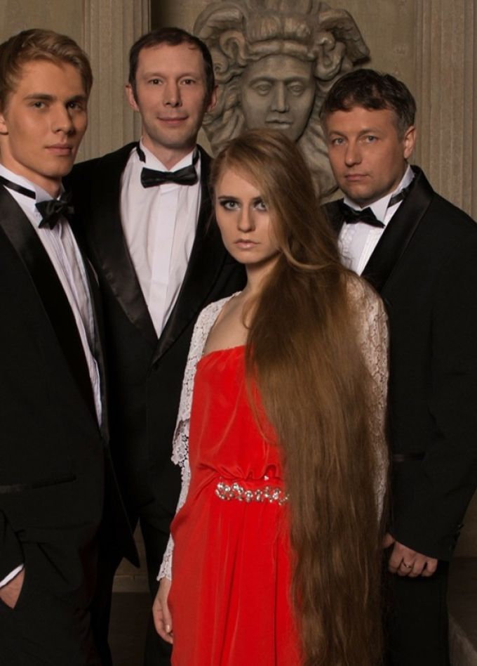 Elena et les Garcons